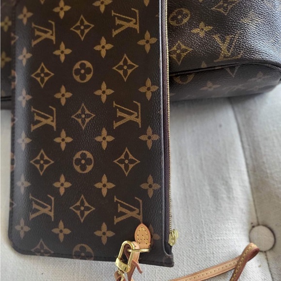 ❌SOLD❌(PRICE IS FIRMED) Authentic Neverfull Mm monogram - Picture 12 of 16